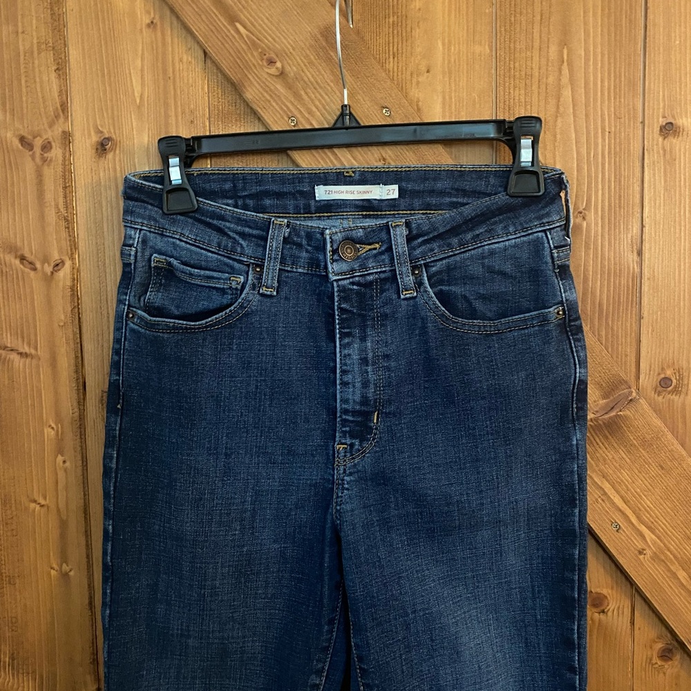 721 Levi’s High Rise Skinny size 27